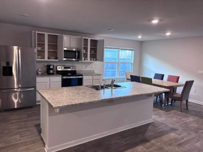 Shared Kitchen – Spacious & Well-Maintained!