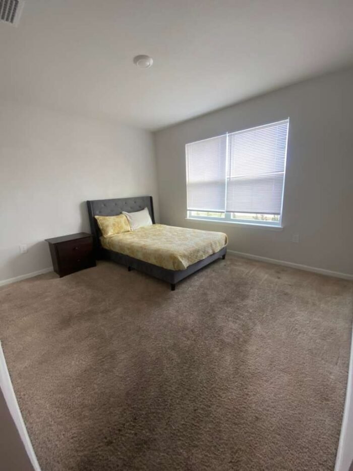 Bright Private Room – Natural Light + Clean Space!